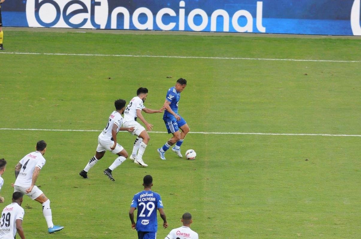 Fotos do jogo entre Cruzeiro e Ponte Preta, no Mineiro, em Belo Horizonte, pela 13 rodada da Srie B do Brasileiro