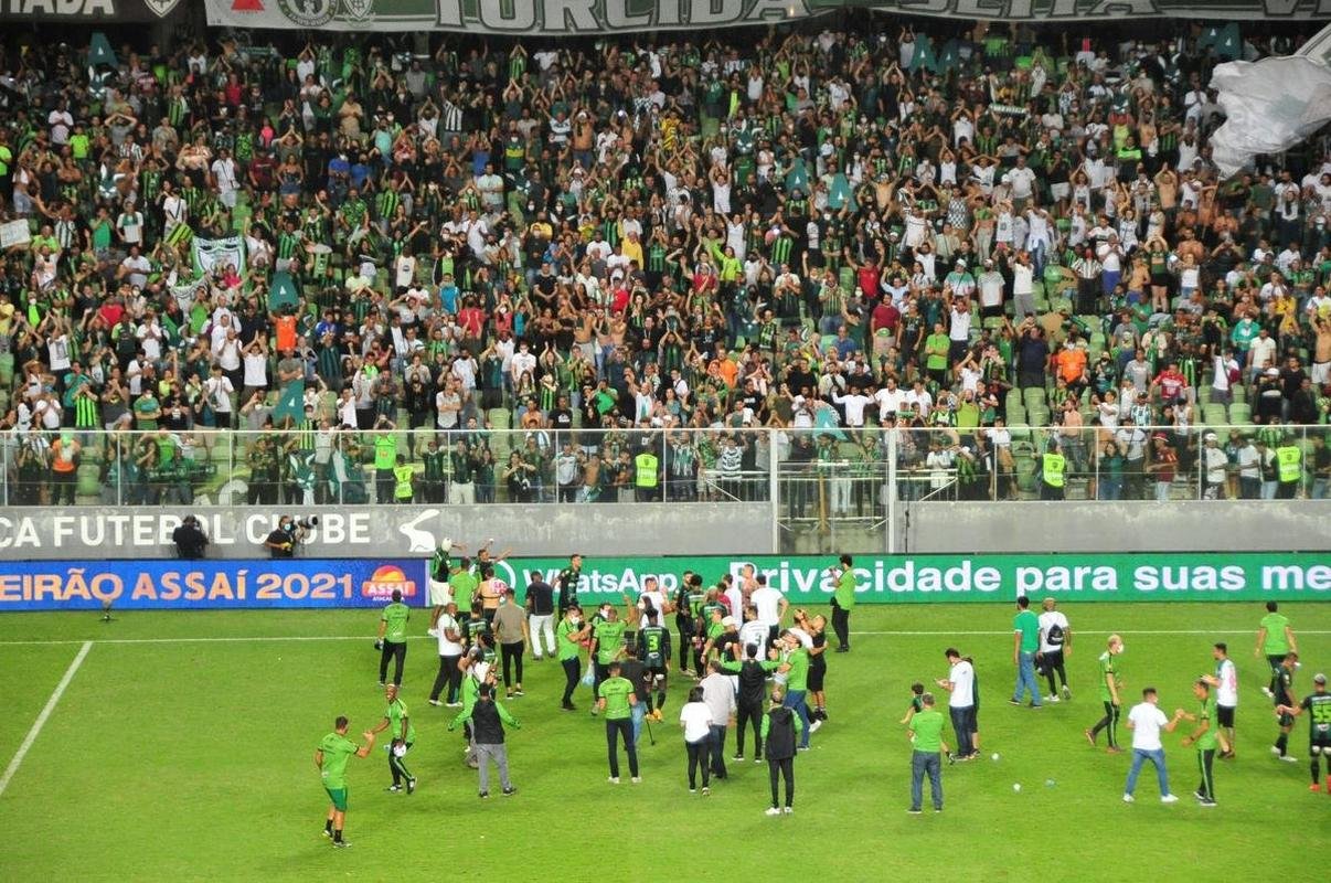 Jogadores, comisso tcnica, dirigentes e torcedores foram ao delrio no Independncia com classificao do Amrica  Libertadores