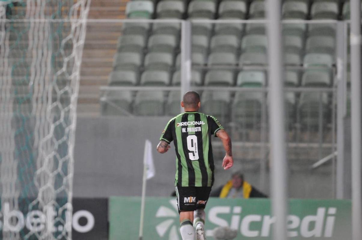 Fotos da vit�ria do Am�rica sobre o Botafogo, por 3 a 0, no Independ�ncia, em Belo Horizonte, pelas oitavas de final da Copa do Brasil. Wellington Paulista, Danilo Avelar e Al� marcaram os gols da vit�ria do Coelho no Horto