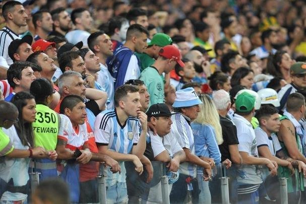 Fotos das torcidas de Brasil e Argentina, no Mineiro, no clssico vlido pela semifinal da Copa Amrica