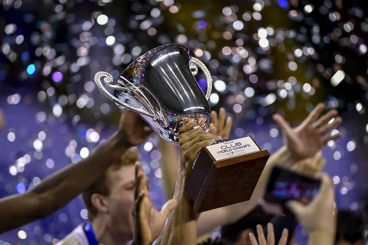 Fotos da festa do Cruzeiro com a vitria sobre o Civitanova e a conquista do tetracampeonato mundial de vlei, em Betim