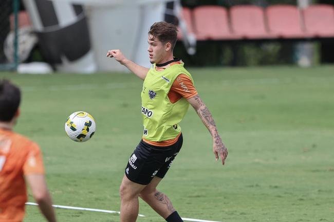 Atltico treinou, na tarde desta quinta-feira (26), na Cidade do Galo. Atividades visaram ao confronto contra o Ava pelo Campeonato Brasileiro.