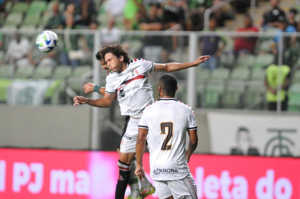 Fotos do jogo entre Amrica e Santa Cruz