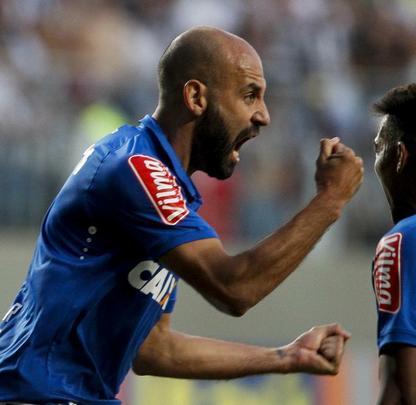 Bruno Rodrigo fez o gol da vitória, de cabeça, depois de falta batida por Arrascaeta