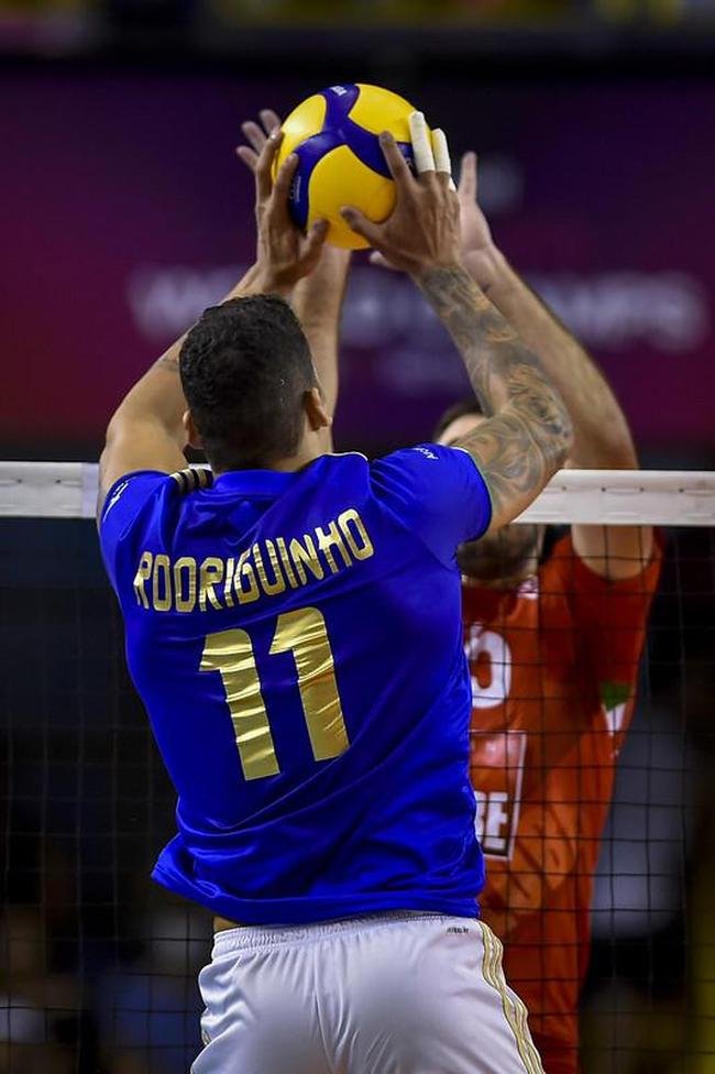 Fotos da final do Mundial de Vlei Masculino, entre Cruzeiro e Civitanova-ITA, no Ginsio Divino Braga, em Betim