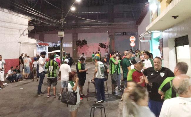 América recebe Barcelona no Independência em jogo de ida da terceira fase da Copa Libertadores; torcida está empolgada!