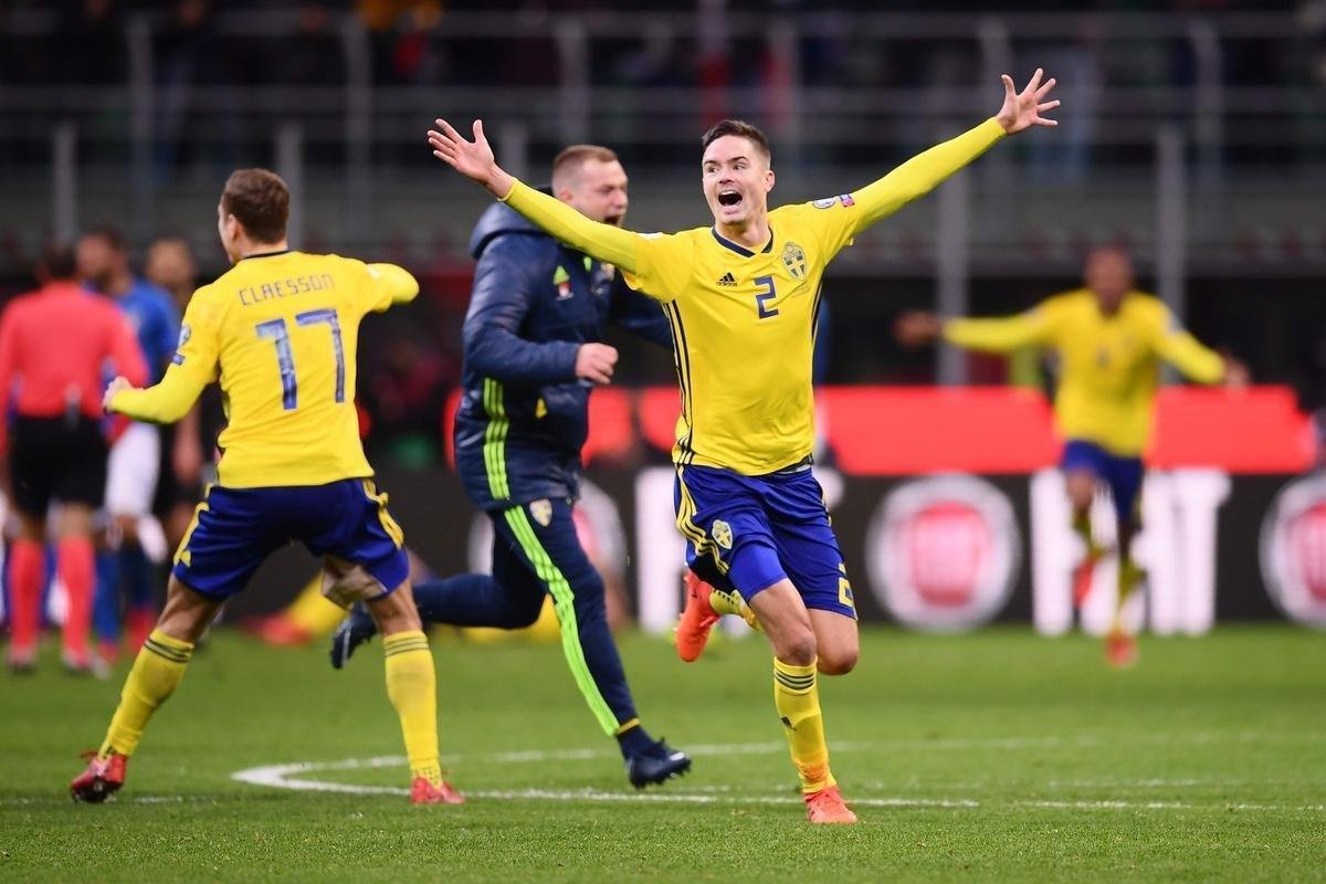 Festa da Sucia com a conquista da vaga na Copa de 2018 sobre a tradicional Itlia