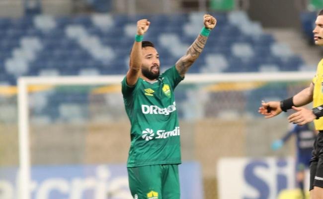 Clayson � o destaque do Cuiab�