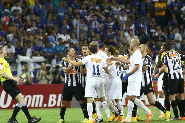 Imagens da deciso entre Cruzeiro e Atltico no Mineiro