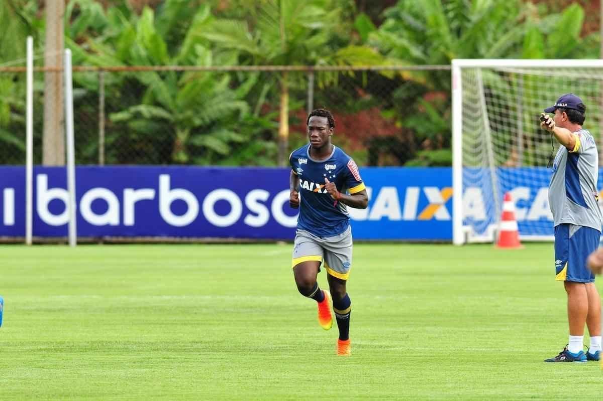 Nesta sexta-feira, o treinamento na Toca da Raposa ll foi bastante intenso 