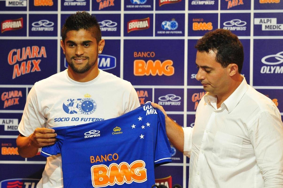 O atacante Luan chegou ao Cruzeiro emprestado pelo Palmeiras