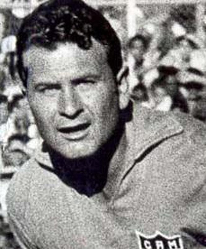 Mussula - 1968 a 1973 (segunda passagem): atuou em 168 partidas com a camisa do Atl�tico e levou 156 gols em duas passagens pelo clube. Conquistou dois t�tulos mineiros (1970 e 1971) e o Brasileiro de 1971. 