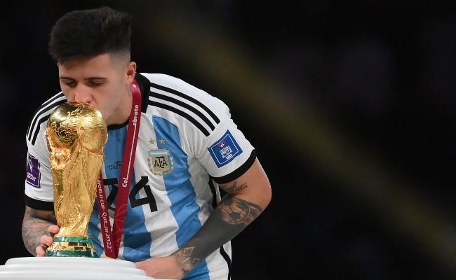 Enzo Fernndez foi campeo da Copa do Mundo do Catar com a Argentina