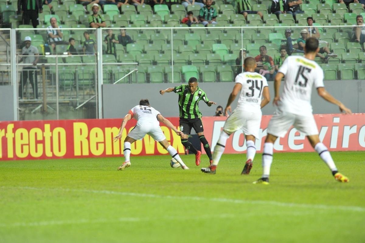 Amrica chegou ao gol no segundo tempo, em chute cruzado de Ademir: 1 a 0