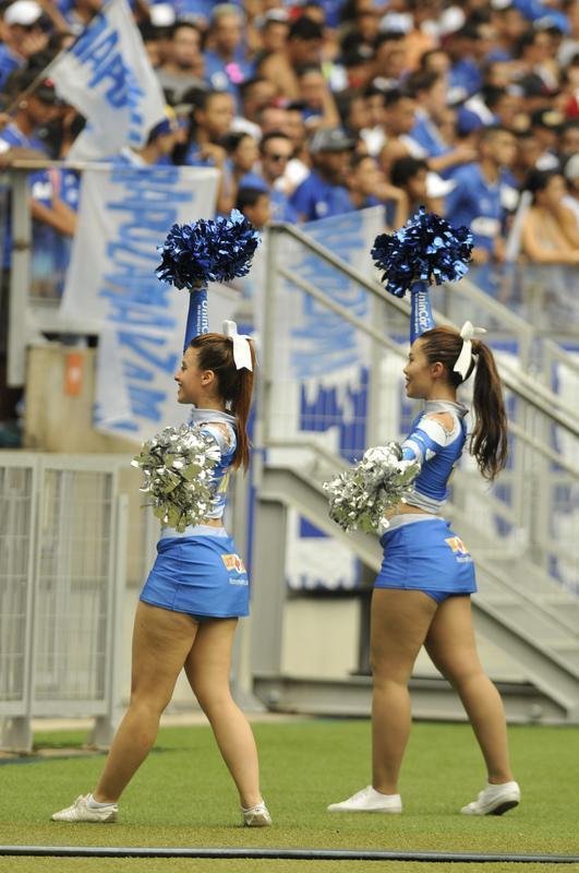 Torcedores do Cruzeiro compareceram em grande nmero ao Mineiro na semifinal contra o Tupi