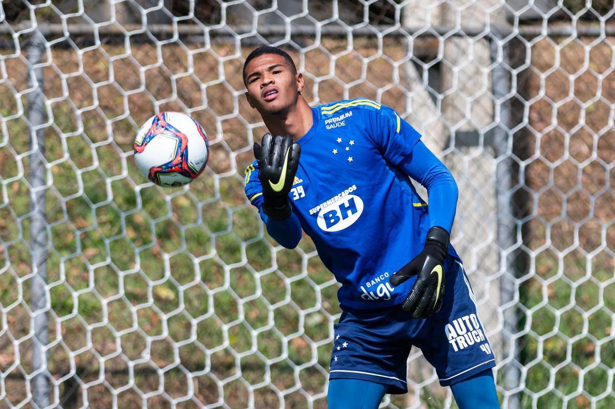 Fotos do treino do Cruzeiro desta sexta-feira na Toca II