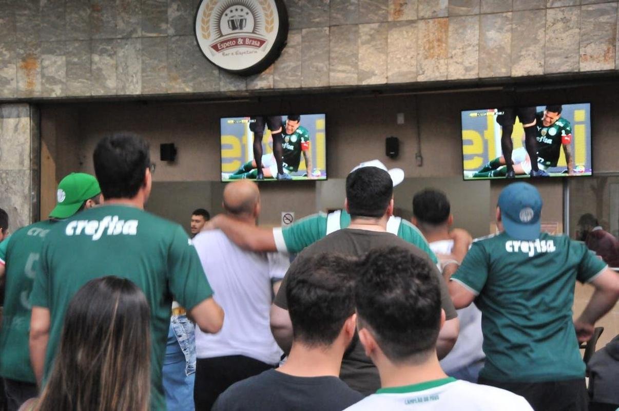 Movimentao grande em bares da capital mineira para o jogo decisivo