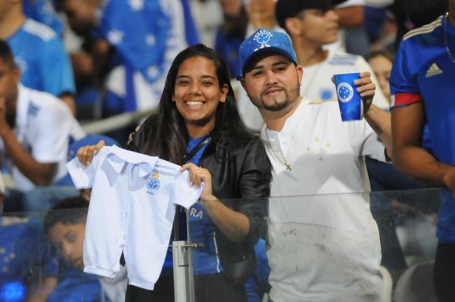 Fotos da torcida do Cruzeiro na partida de volta das oitavas de final da Copa do Brasil, contra o Fluminense, no Mineiro (Juarez Rodrigues/EM/DAPress)