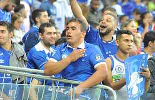 Torcedores do Cruzeiro lotam as arquibancadas do Mineiro para acompanhar a partida vlida pelas quartas de final da Copa do Brasil