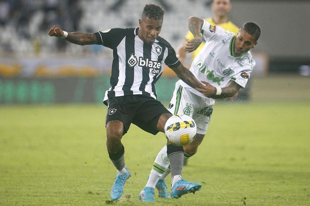 Fotos da partida entre Botafogo e Amrica, pelo duelo de volta das oitavas de final da Copa do Brasil. Jogo foi realizado nesta quinta-feira (14), no estdio Nilton Santos, na cidade do Rio de Janeiro.