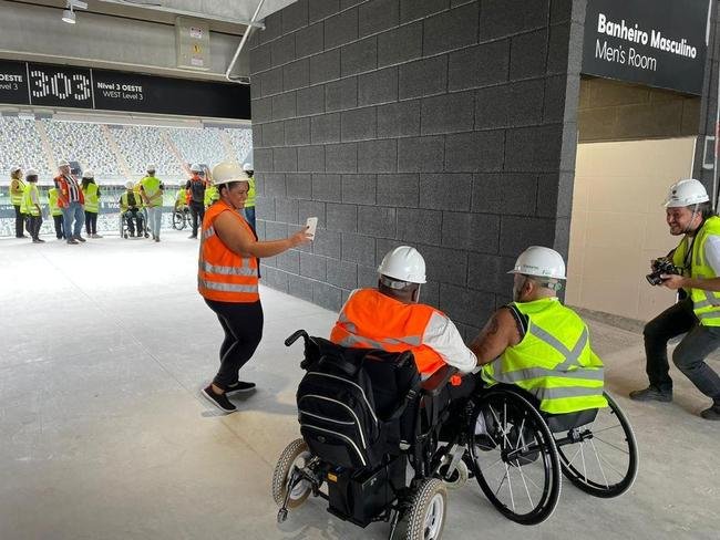Fotos da visita feita por pessoas com deficincia na Arena MRV, nesta quinta-feira (9/2)
