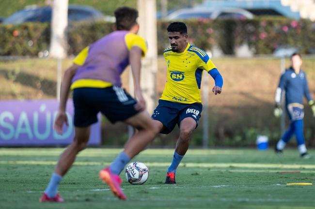 Fotos do treino do Cruzeiro nesta quinta-feira (6/5), na Toca da Raposa II