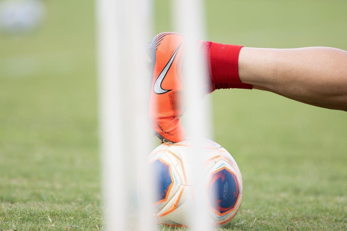 Jogadores do Náutico seguem trainando no CT Wilson Campos, sob a supervisão do técnico Gimar Dal Pozzo. Atletas e membros da comissão técnica são submetidos às medidas de saúde para evitar o contato e gerar possível foco de Covid-19.