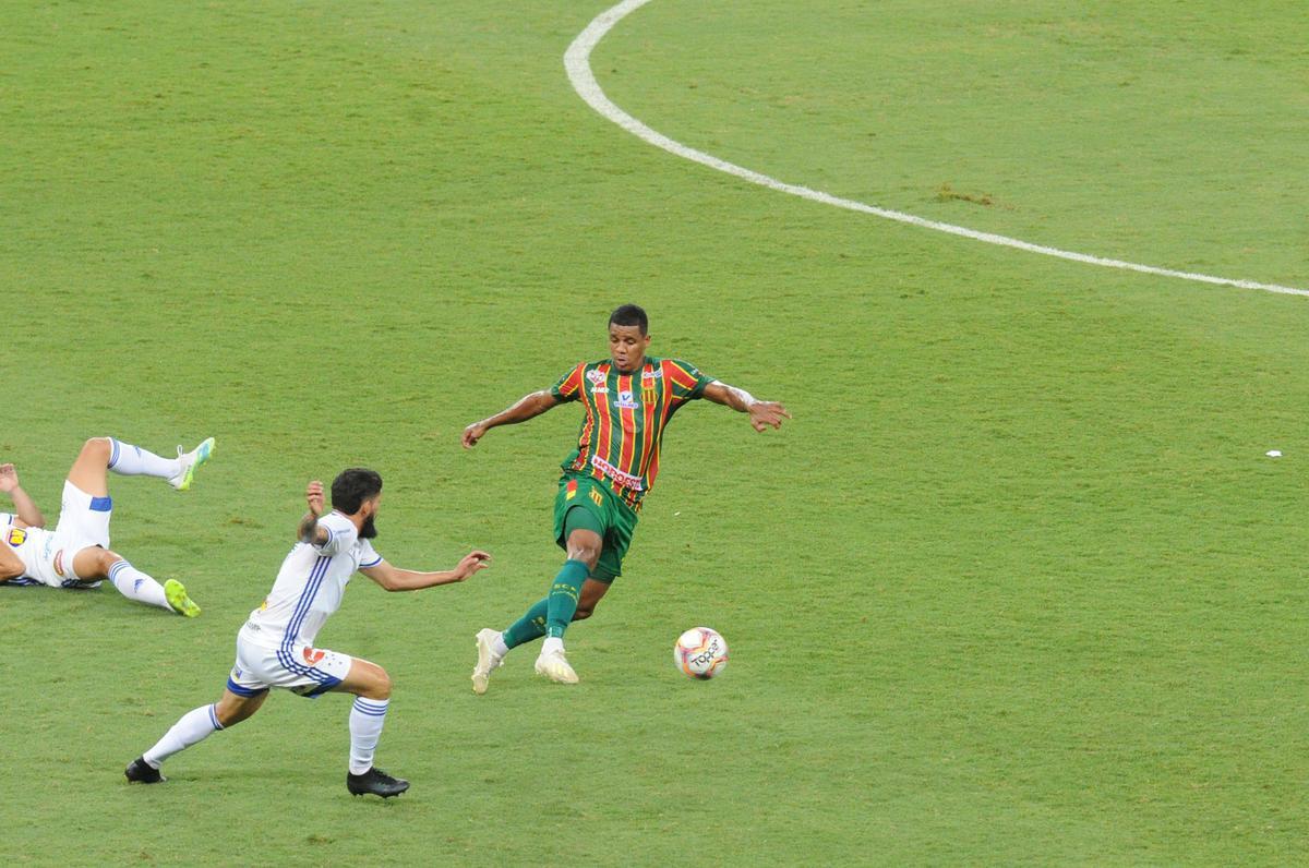 Fotos do duelo entre Cruzeiro e Sampaio Corra, no Mineiro, pela 14 rodada da Srie B do Campeonato Brasileiro