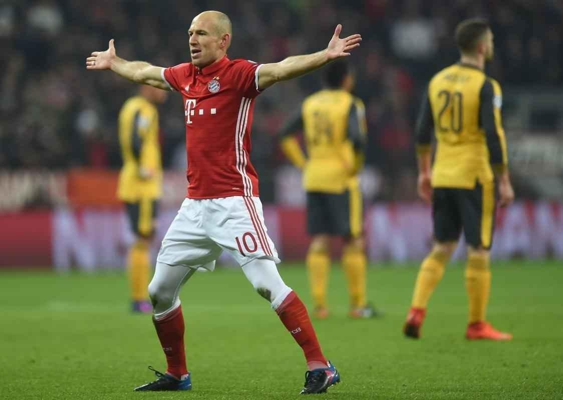 Thiago Alcntara (2), Robben, Lewandowski e Muller marcaram os gols alemes; Snchez descontou para o Arsenal