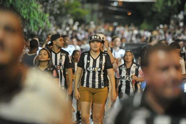 Torcida do Atltico no pr-jogo do duelo com o Defensor, no Independncia, pela Copa Libertadores