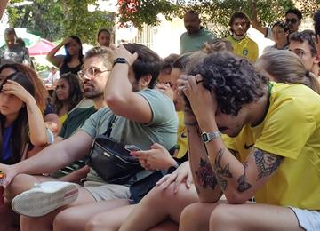 Torcida brasileira foi da euforia ao choro nos bares de Belo Horizonte com a eliminação da Seleção na Copa do Mundo diante da Croácia, nos pênaltis