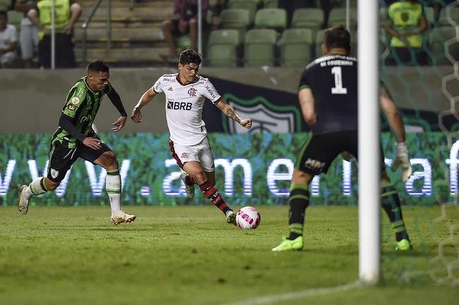 No Independncia, Flamengo vence Amrica por 2 a 1 em duelo pela 33 rodada do Campeonato Brasileiro 