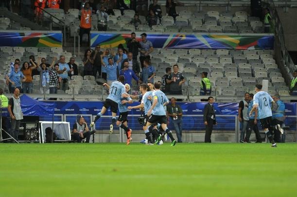 Fotos de Uruguai x Equador, no Mineiro