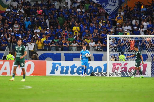 Fotos do jogo entre Cruzeiro e Guarani
