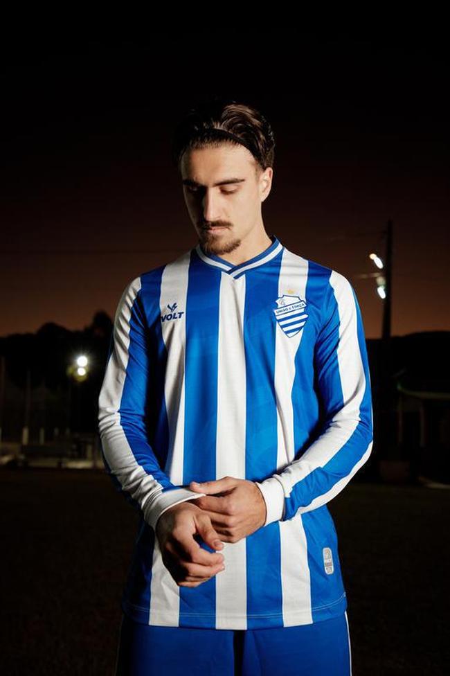 Camisas com mangas longas de Amrica, Botafogo-SP, CSA, Cricima, Figueirense, Remo, Santa Cruz e Vitria