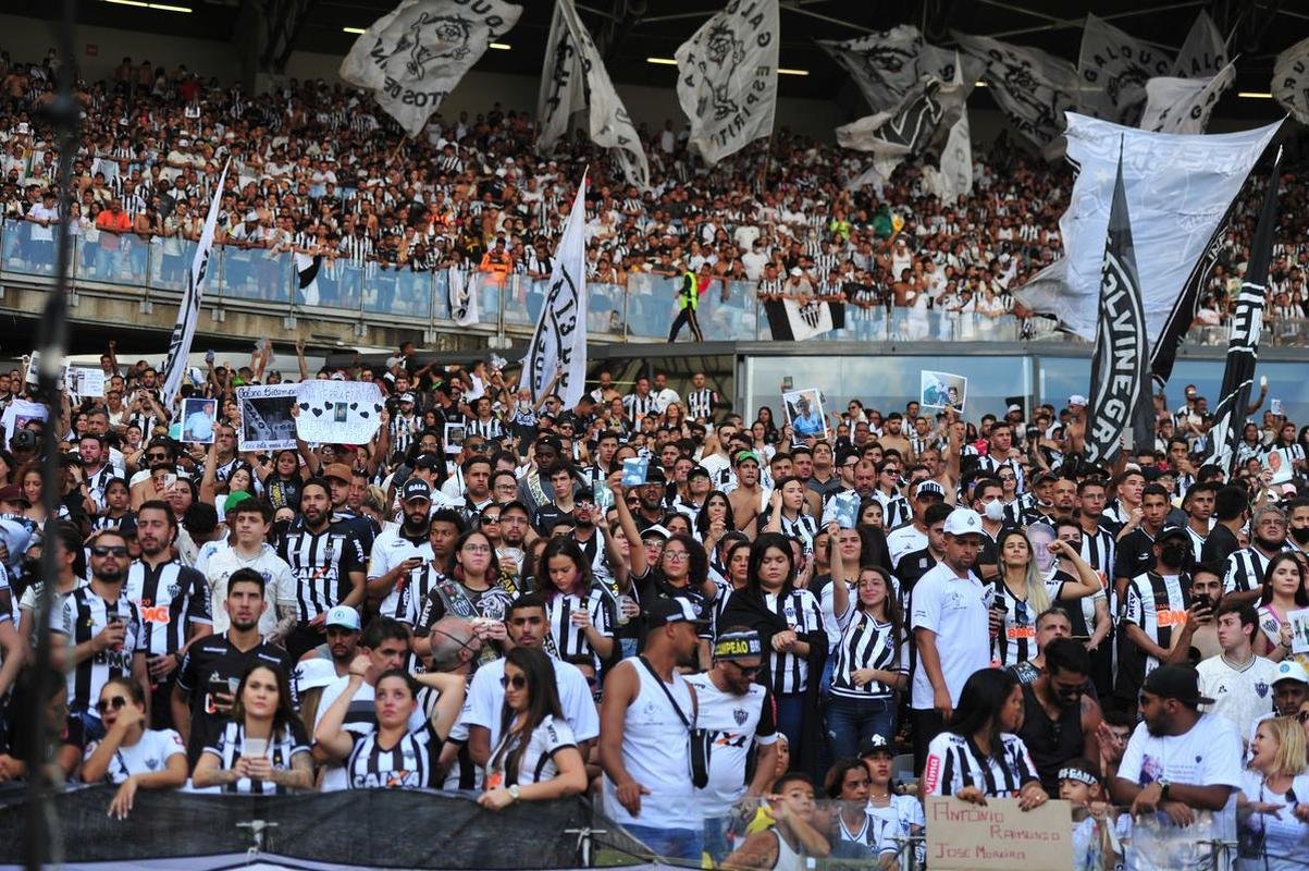 Festa da torcida do Atltico, no Mineiro, no jogo em que o time ergueu a taa de campeo brasileiro, diante do RB Bragantino