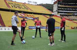 Atlético treina em Guayaquil antes do jogo contra o Emelec