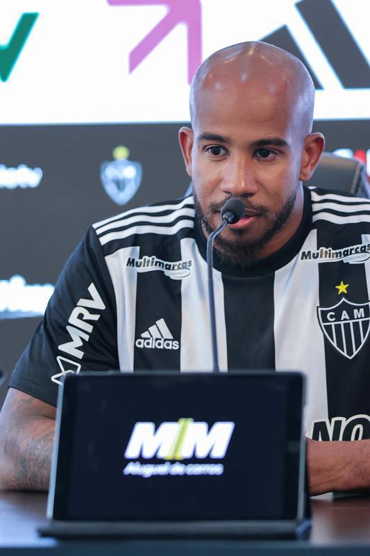 Veja fotos da apresentao de Patrick no Atltico