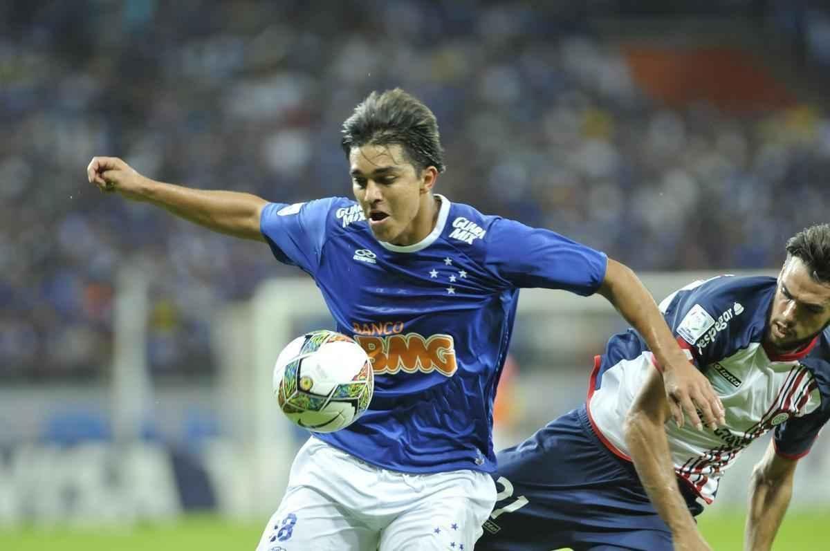 2014 - Copa Libertadores - Cruzeiro foi eliminado nas quartas de final ao ser derrotado pelo San Lorenzo. Imagem da partida diante dos argentinos, no Mineiro