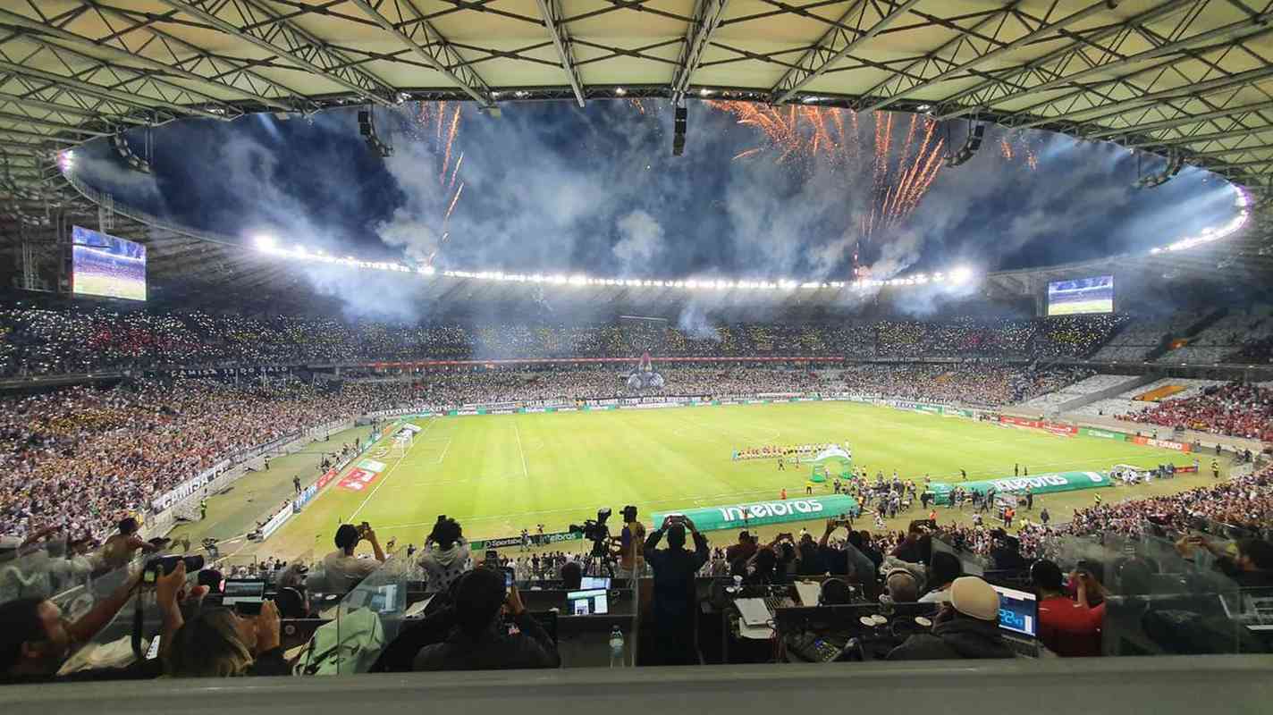 Mosaico da torcida do Atlético na partida contra o Flamengo pela Copa do Brasil