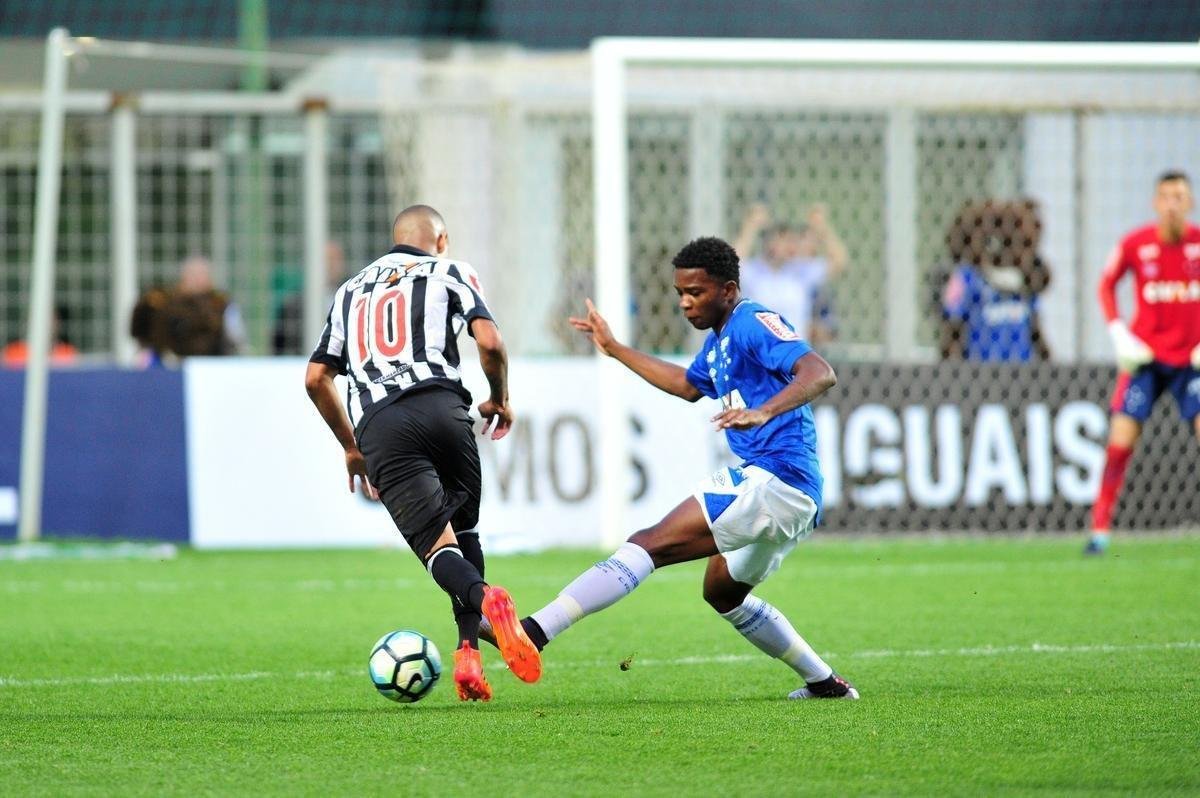 Aps por 2 a 2 no tempo normal, Cruzeiro derrotou Atltico por 4 a 2 nas penalidades e se sagrou campeo de torneio indito. Em 2018, clube celeste disputar a Copa Libertadores da categoria