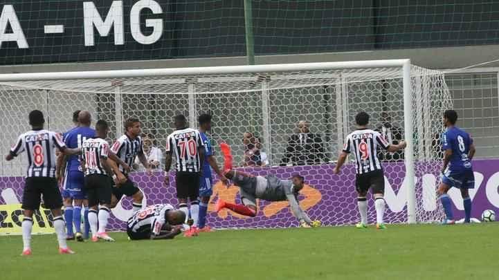 Imagens de Atltico x Ponte Preta, no Independncia