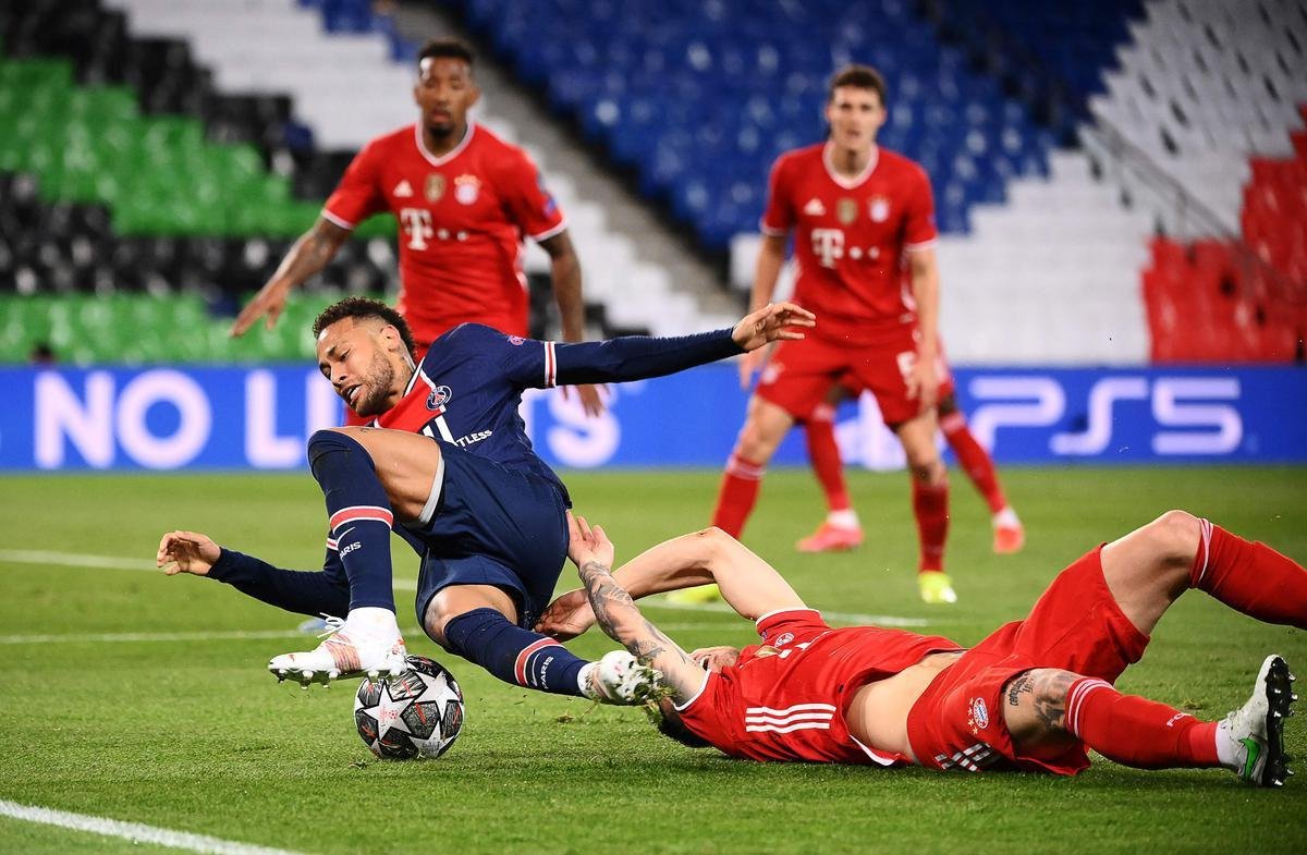 Fotos do duelo entre PSG e Bayern de Munique, em Paris, pela volta das quartas de final da Liga dos Campees da Europa.