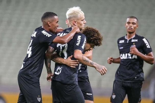 Veja imagens do empate entre Ferroviário-CE e Atlético no Castelão