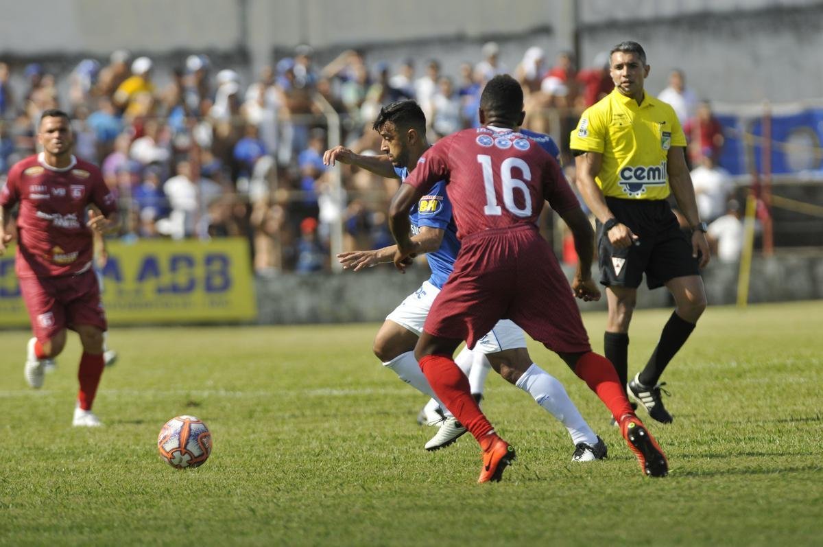 Cruzeiro abriu 2 a 1 no primeiro tempo, com gols de Raniel e Robinho; Alemo descontou para o Guarani
