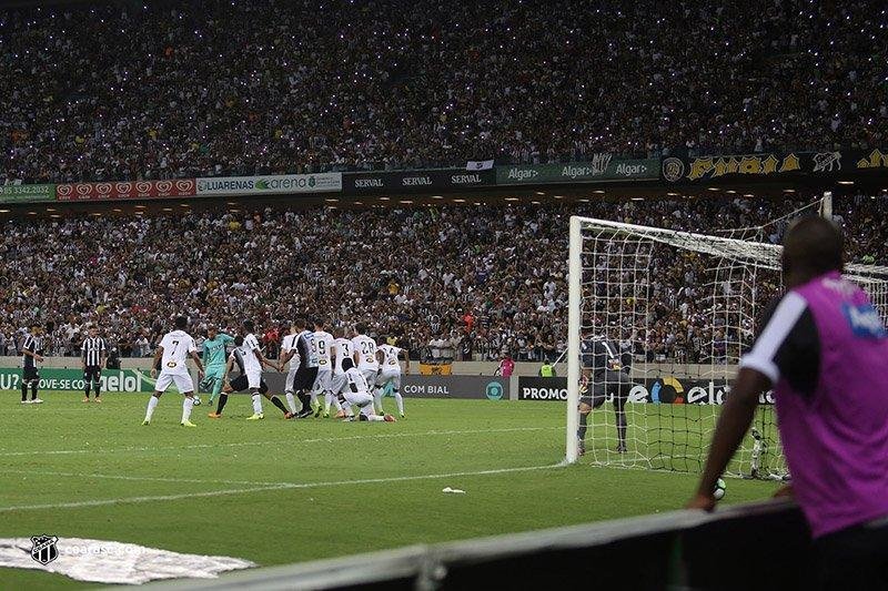 No Castelo, o Atltico perdeu por 2 a 1 para o Cear, em jogo da 31 rodada do Brasileiro