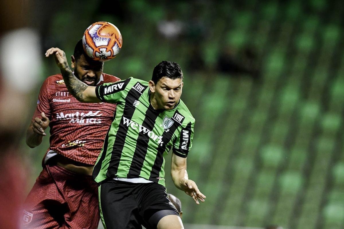 Fotos do primeiro tempo do duelo entre Amrica e Guarani, no Independncia, pela 11 rodada do Mineiro