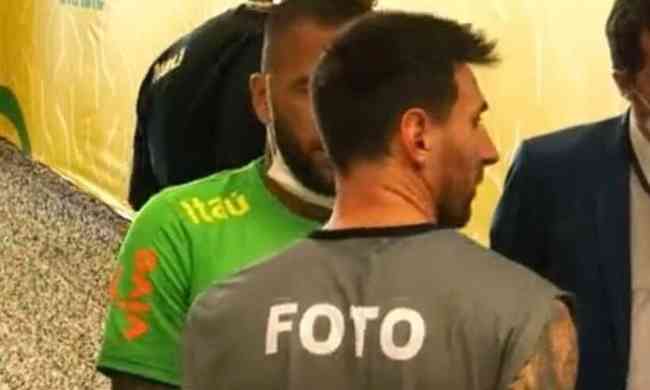 Lionel Messi 'virou fotgrafo' durante Brasil e Argentina