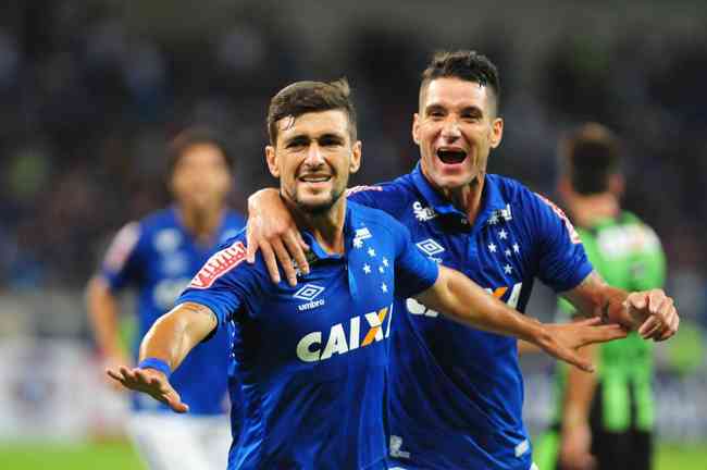 Cruzeiro defende larga vantagem em finais do Mineiro sobre o rival  Atlético-MG no atual século, cruzeiro