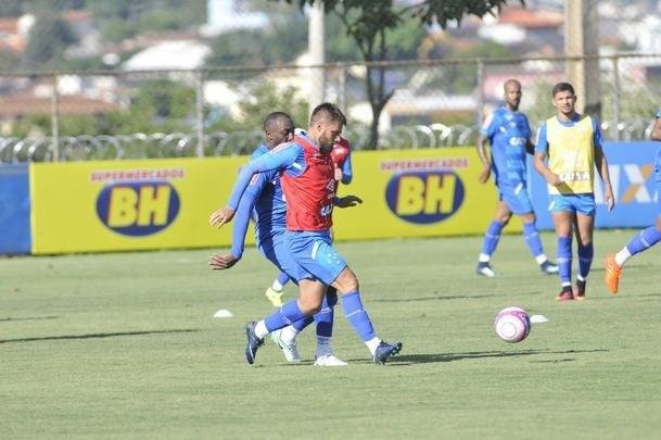 Fotos do treino do Cruzeiro desta quinta-feira (18/1), na Toca da Raposa II